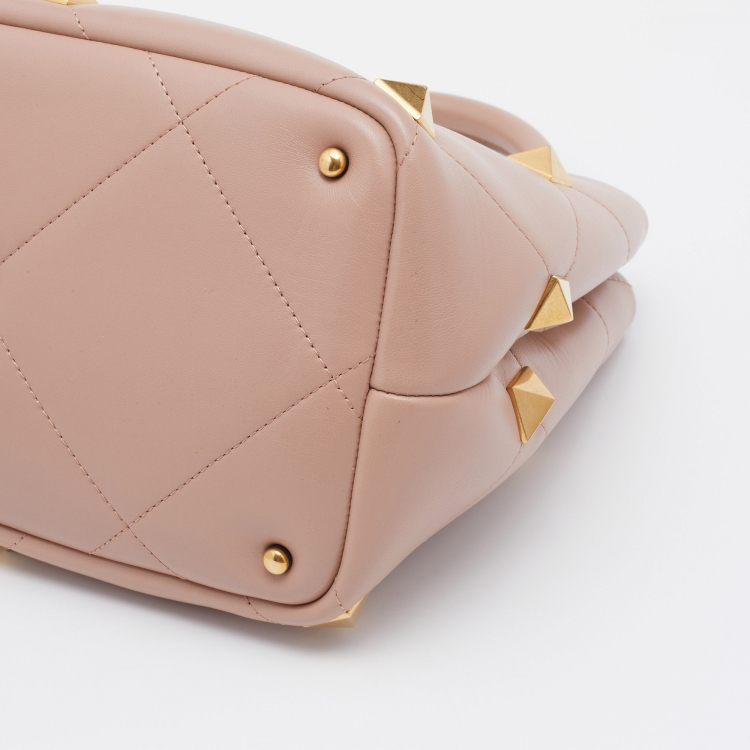 مملوكة مسبقًا Valentino Beige Leather Roman Stud Top Handle Bag