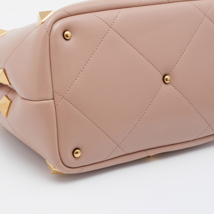 مملوكة مسبقًا Valentino Beige Leather Roman Stud Top Handle Bag