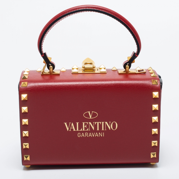 مملوكة مسبقًا Valentino Red Leather Rockstud Alcove Top Handle Bag