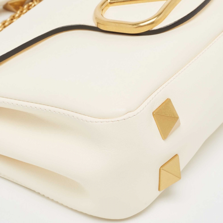 Pre Owned Valentino Ivory Leather Stud Sign Shoulder Bag