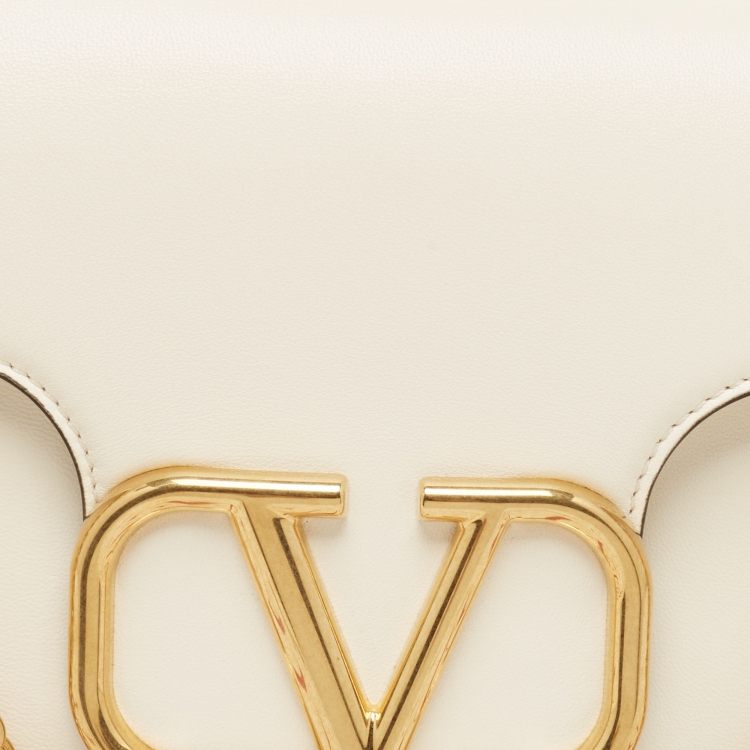 Pre Owned Valentino Ivory Leather Stud Sign Shoulder Bag