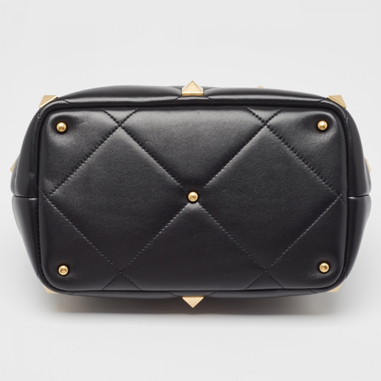 Pre Owned Valentino Black Quilted Leather Medium Roman Stud Top Handle Bag