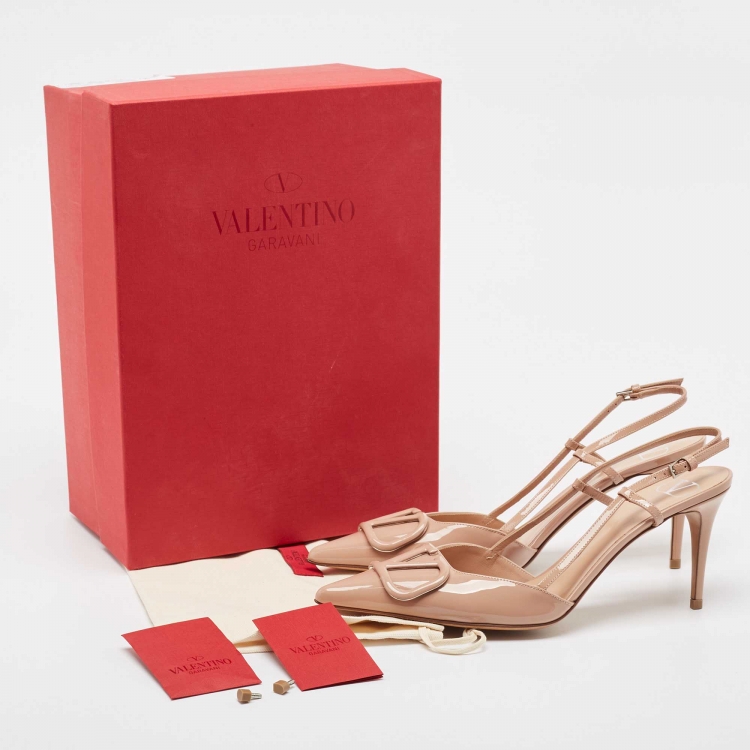 Pre Owned Valentino Beige Patent Escape V logo Pumps Size 39.5