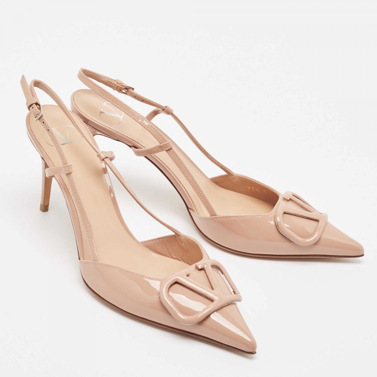 Pre Owned Valentino Beige Patent Escape V logo Pumps Size 39.5
