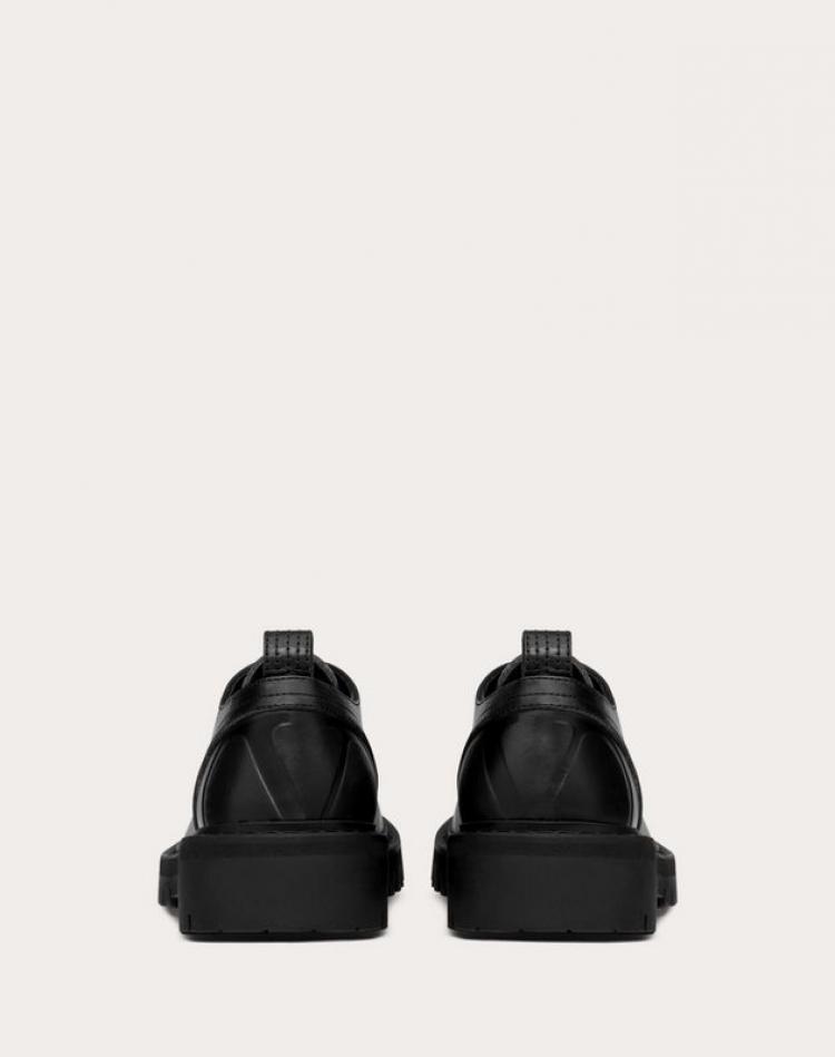 Pre Owned Valentino Black Leather VLOGO Detail Derby Size 40