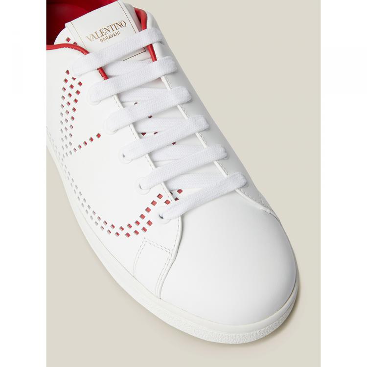 Pre Owned  Valentino Garavani White V-Logo Leather Sneakers Size IT 40