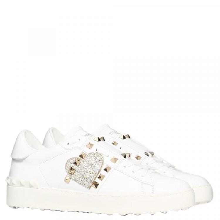 Pre Owned Valentino White Heart Embroidered Leather Rockstud Untitled Sneakers Size 38