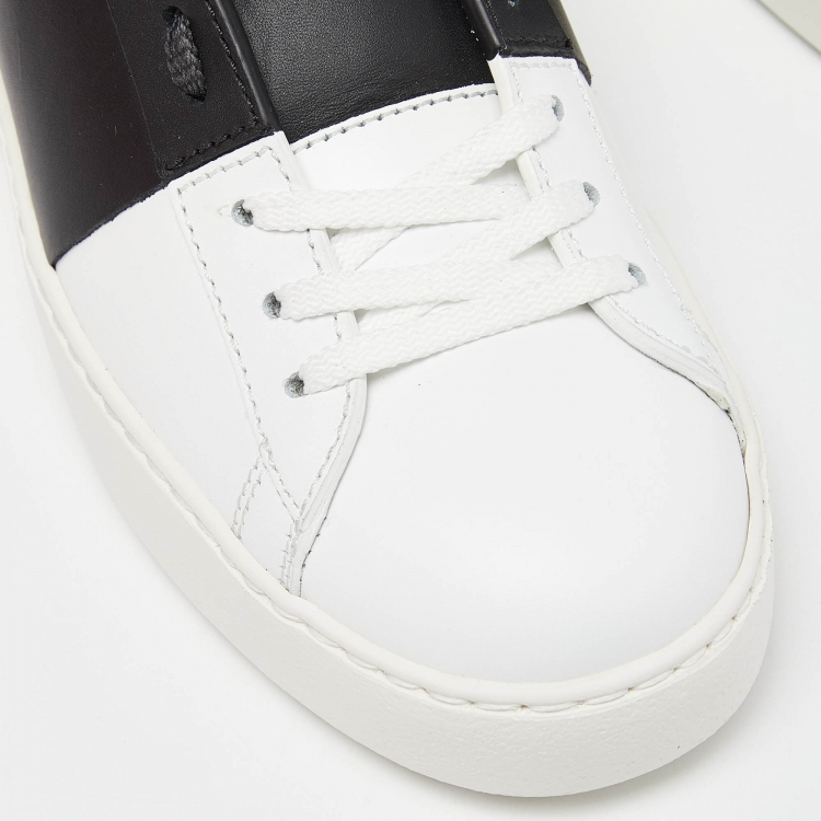 مملوكة مسبقًا Valentino White/Black Leather Open Rockstud Low Top Sneakers Size 37.5