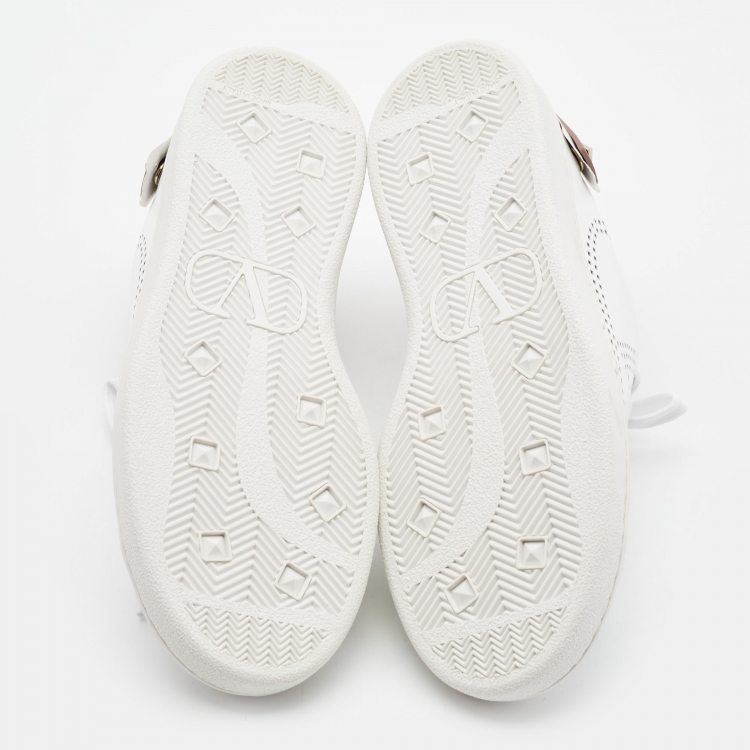 مملوكة مسبقًا Valentino White/Beige Leather Perforated V Backnet Sneakers Size 37