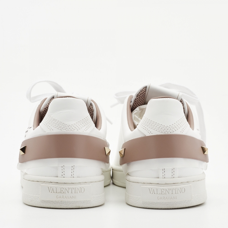 مملوكة مسبقًا Valentino White/Beige Leather Perforated V Backnet Sneakers Size 37