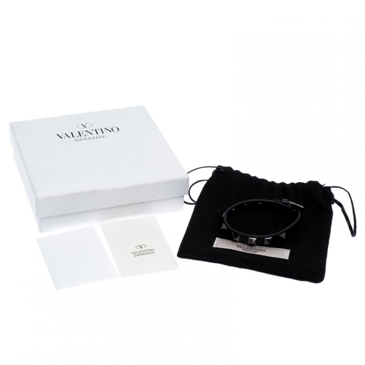 Pre Owned Valentino Rockstud Black Leather Gunmetal Tone Bracelet