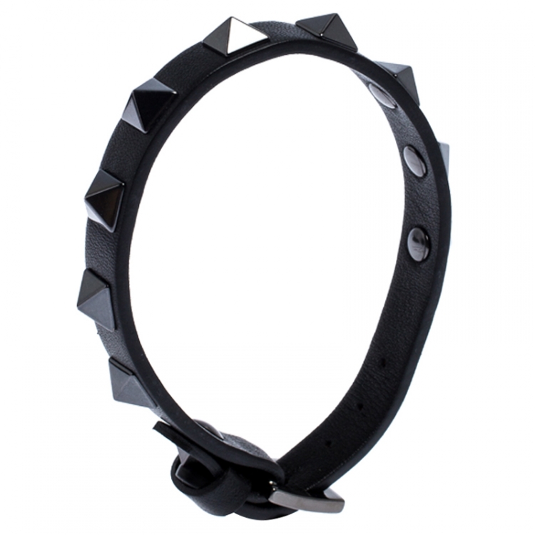 Pre Owned Valentino Rockstud Black Leather Gunmetal Tone Bracelet