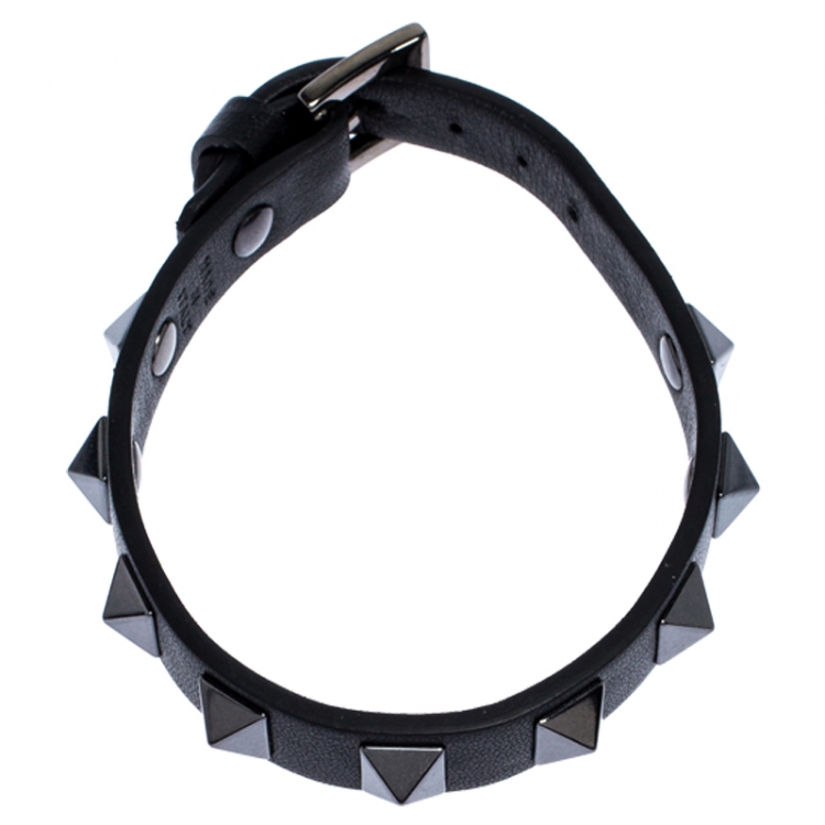 Pre Owned Valentino Rockstud Black Leather Gunmetal Tone Bracelet