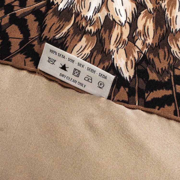 Pre Owned Valentino Beige Eagle Printed Silk Square Scarf