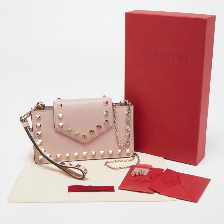 Pre Owned Valentino Light Pink Leather Rockstud Flap Phone Case with Chain