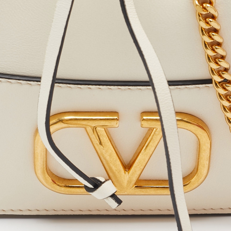 Pre Owned Valentino Off White Leather VLogo Bucket Bag