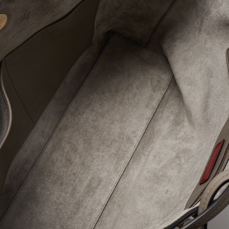 Pre Owned Valentino Beige Grainy Leather Rockstud Tote