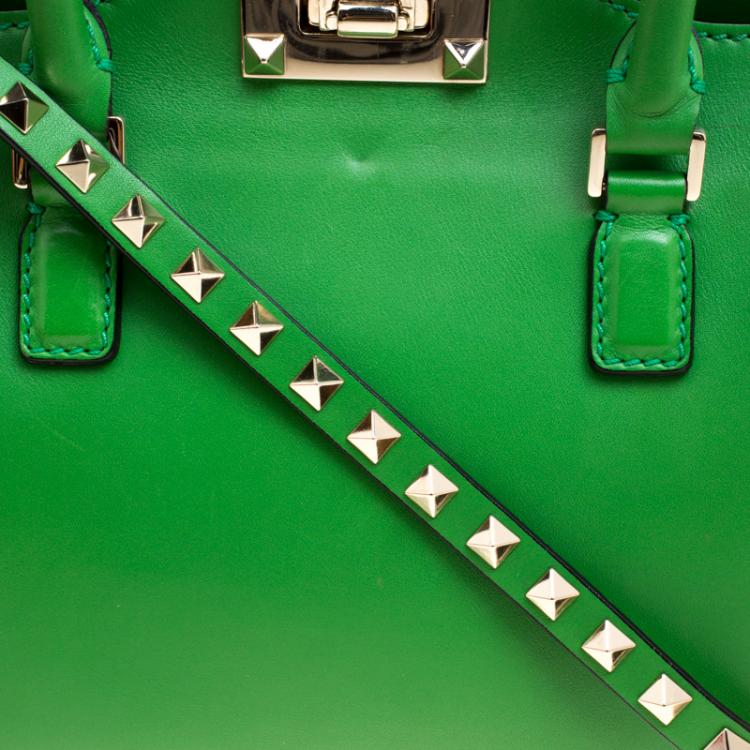 مملوكة مسبقًا Valentino Green Leather Mini Rockstud Shopper Tote