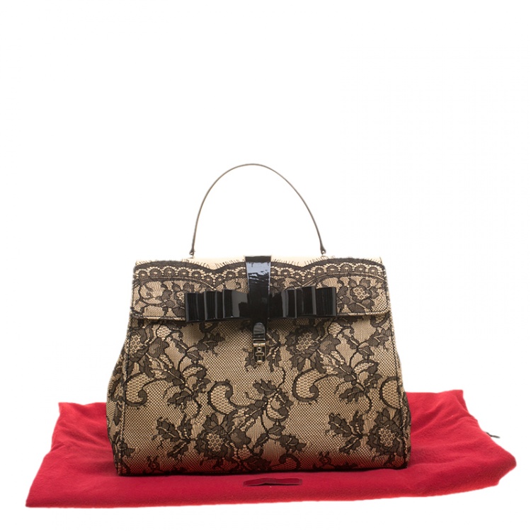 Pre Owned Valentino Beige/Black Raffia and Lace Top Handle Bag