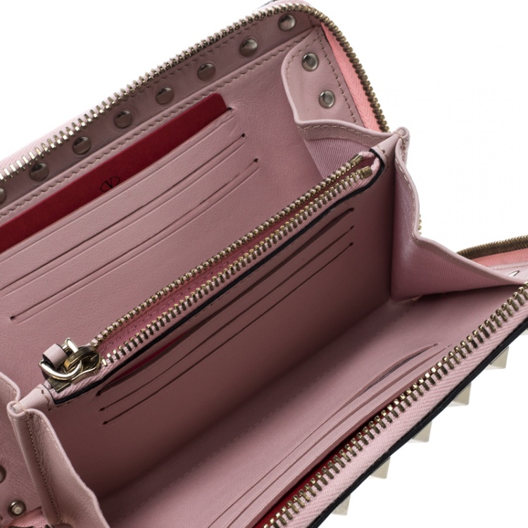 Pre Owned Valentino Pink Leather Rockstud Compact Wallet