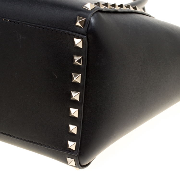 Pre Owned Valentino Black Leather Rockstud Top Handle Bag