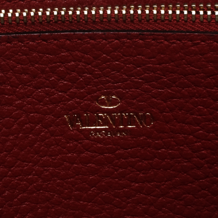 Pre Owned Valentino Red Leather Rockstud Zip Around Wallet