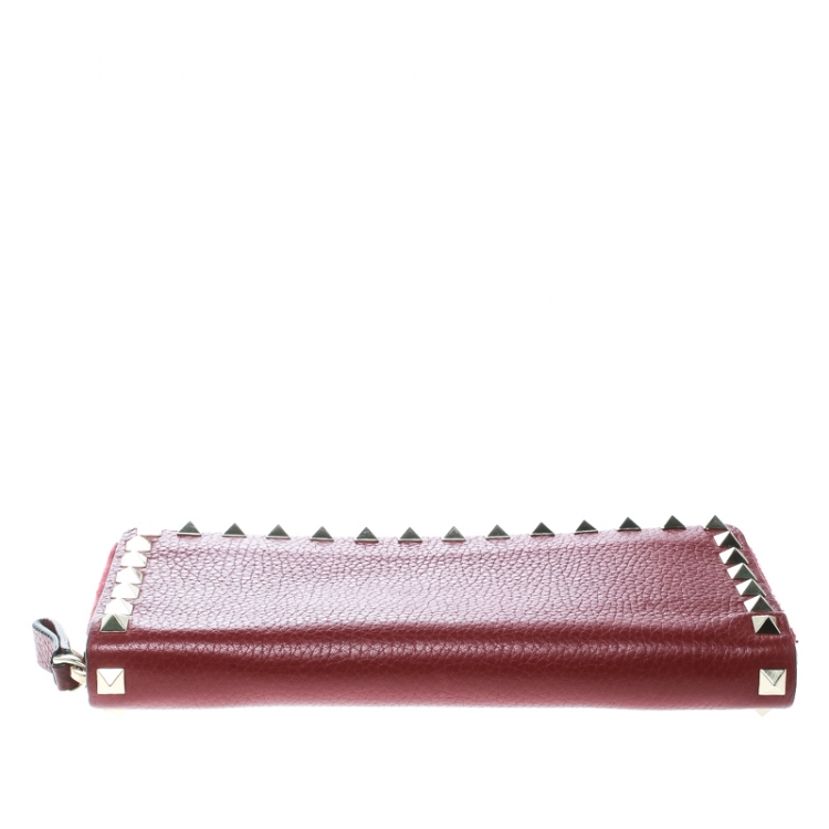 Pre Owned Valentino Red Leather Rockstud Zip Around Wallet