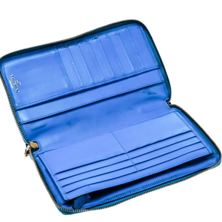 Pre Owned Valentino Blue Leather Rockstud Zip Around Wallet