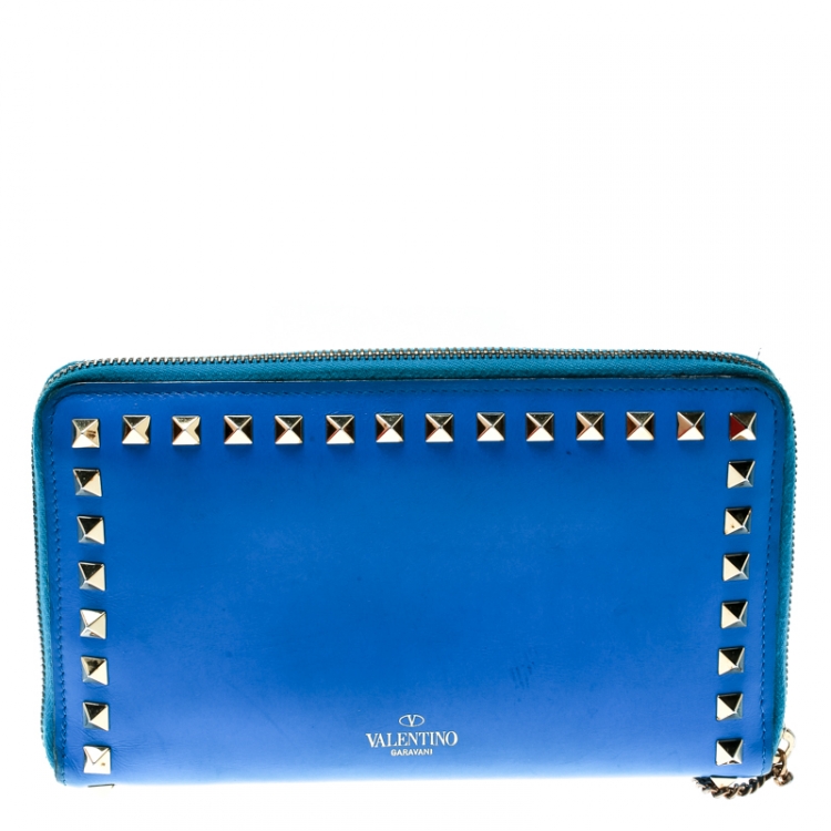 Pre Owned Valentino Blue Leather Rockstud Zip Around Wallet