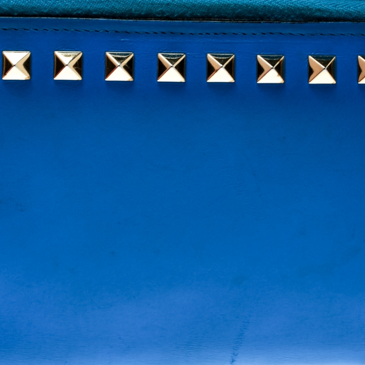 Pre Owned Valentino Blue Leather Rockstud Zip Around Wallet