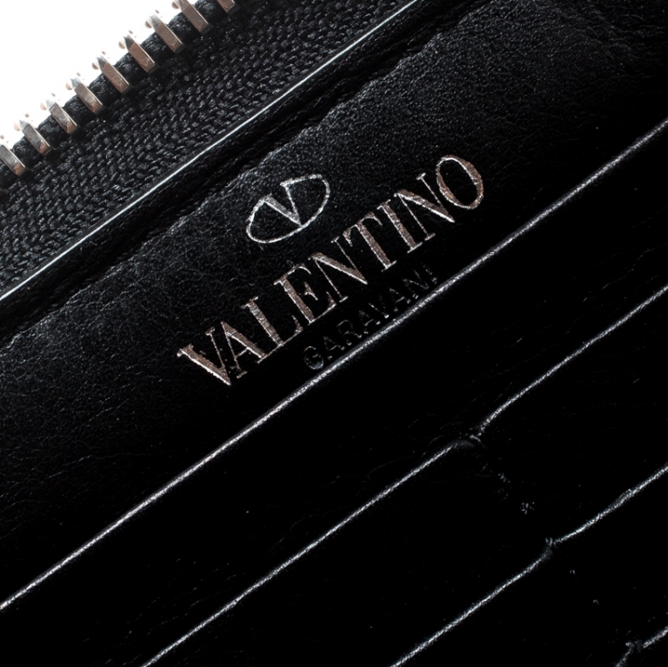 Pre Owned Valentino Black Leather Zip Around Wallet
