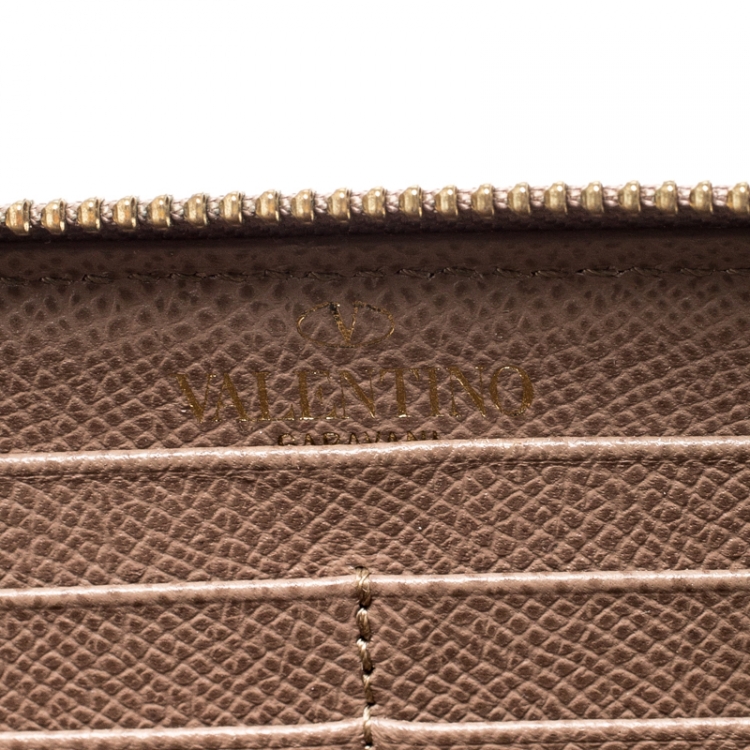 Pre Owned Valentino Beige Leather Zip Around Wallet