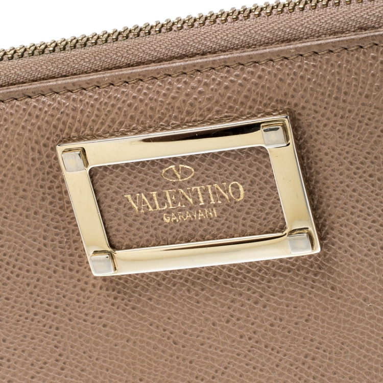 Pre Owned Valentino Beige Leather Zip Around Wallet