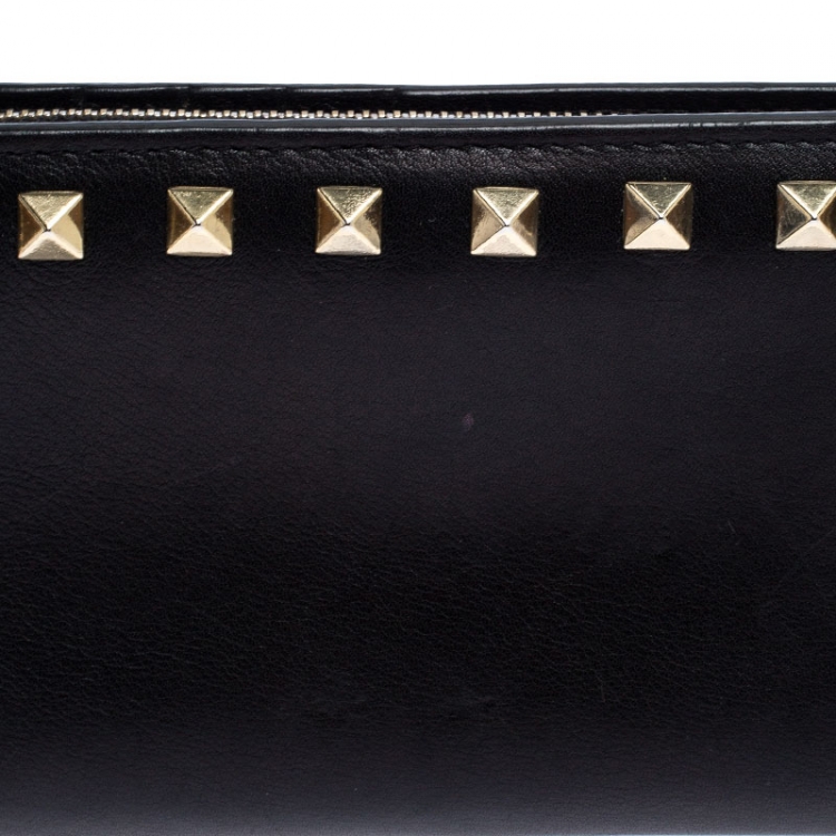Pre Owned Valentino Black Leather Rockstud Continental Wallet