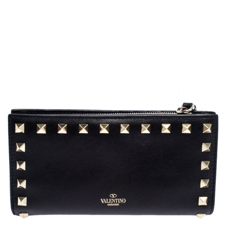 Pre Owned Valentino Black Leather Rockstud Continental Wallet