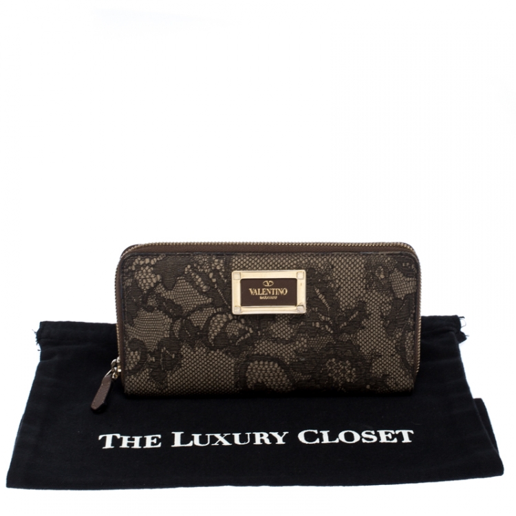 Pre Owned Valentino Black/Beige Lace Print Leather Zip Around Continental Wallet