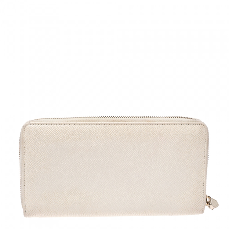 Pre Owned Valentino Off White Leather Zip Around Continental Wallet