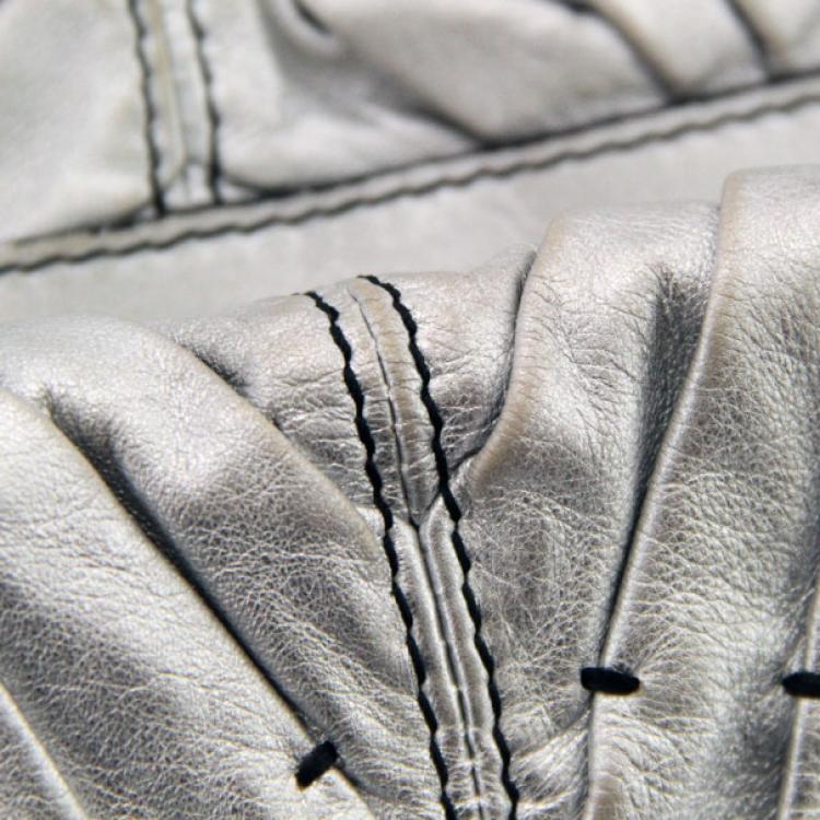 مملوكة مسبقًا Valentino Pin-Tucked Tote