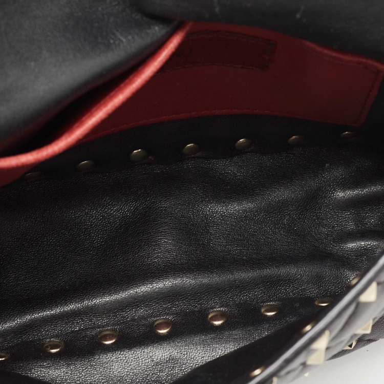 مملوكة مسبقًا Valentino Black Quilted Leather Small Rockstud Spike Chain Top Handle Bag