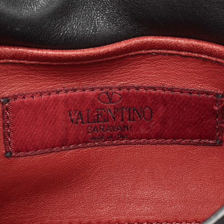 مملوكة مسبقًا Valentino Black Quilted Leather Small Rockstud Spike Chain Top Handle Bag
