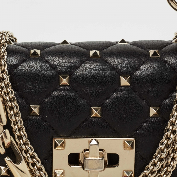 مملوكة مسبقًا Valentino Black Quilted Leather Small Rockstud Spike Chain Top Handle Bag