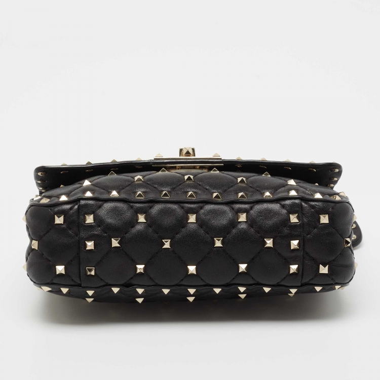 مملوكة مسبقًا Valentino Black Quilted Leather Small Rockstud Spike Chain Top Handle Bag