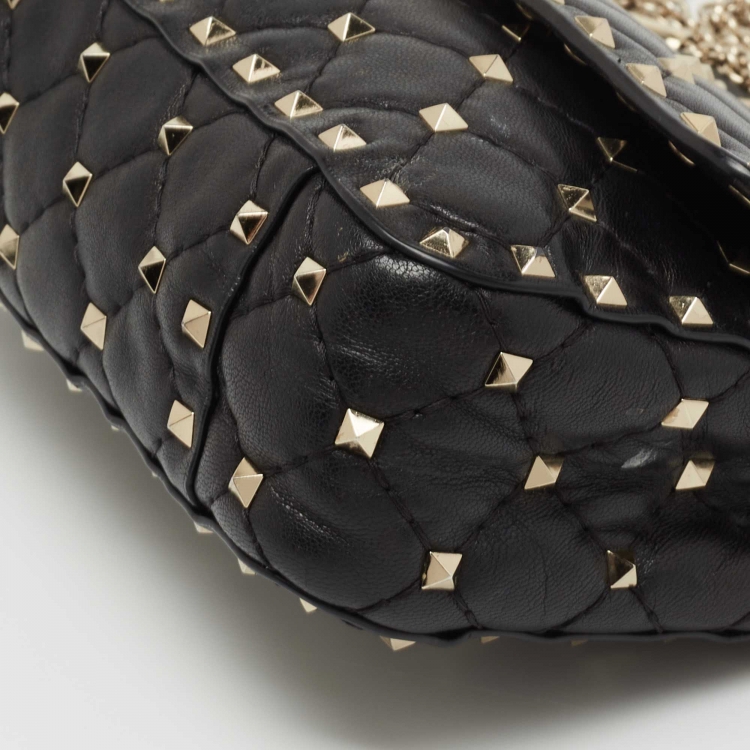 مملوكة مسبقًا Valentino Black Quilted Leather Small Rockstud Spike Chain Top Handle Bag