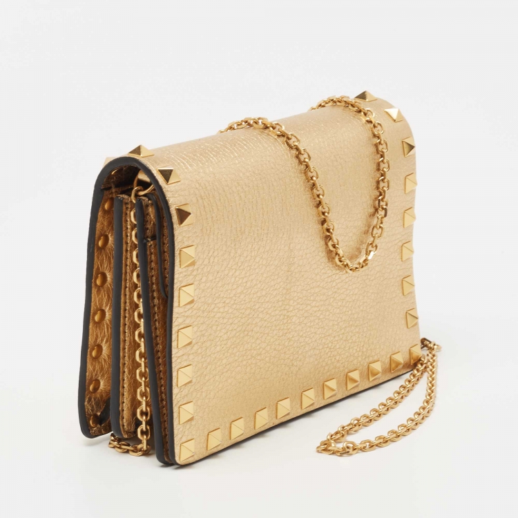 Pre Owned Valentino Gold Leather Rockstud Chain Clutch