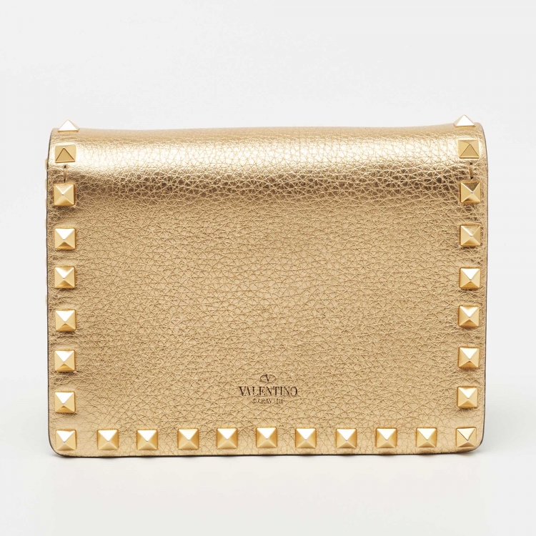 Pre Owned Valentino Gold Leather Rockstud Chain Clutch