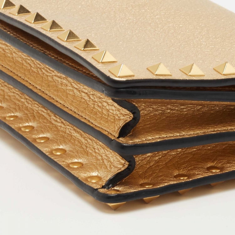 Pre Owned Valentino Gold Leather Rockstud Chain Clutch
