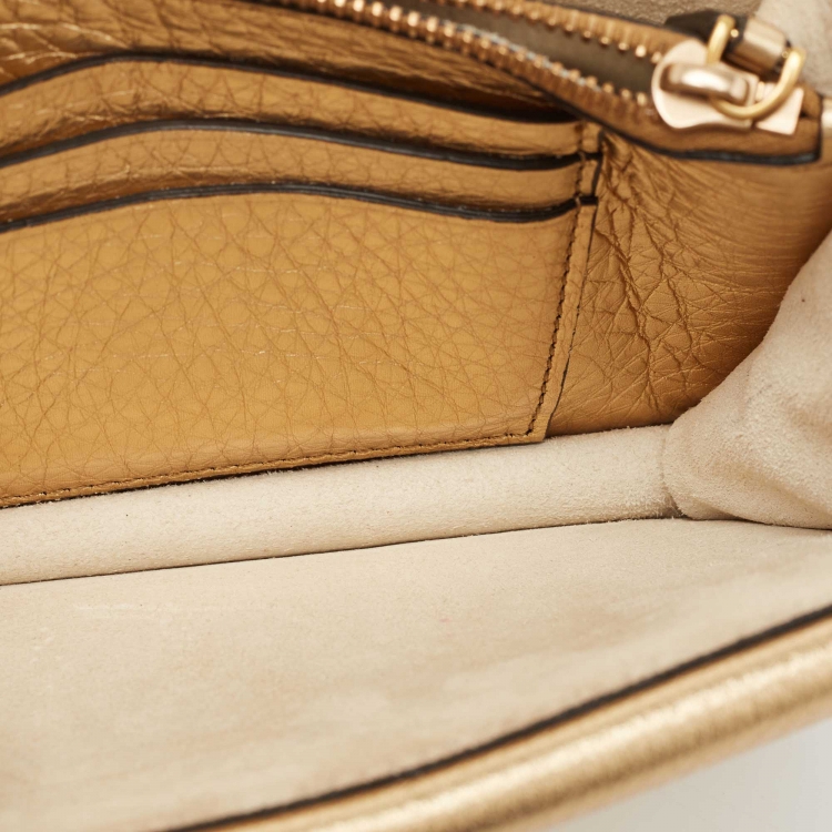 Pre Owned Valentino Gold Leather Rockstud Chain Clutch