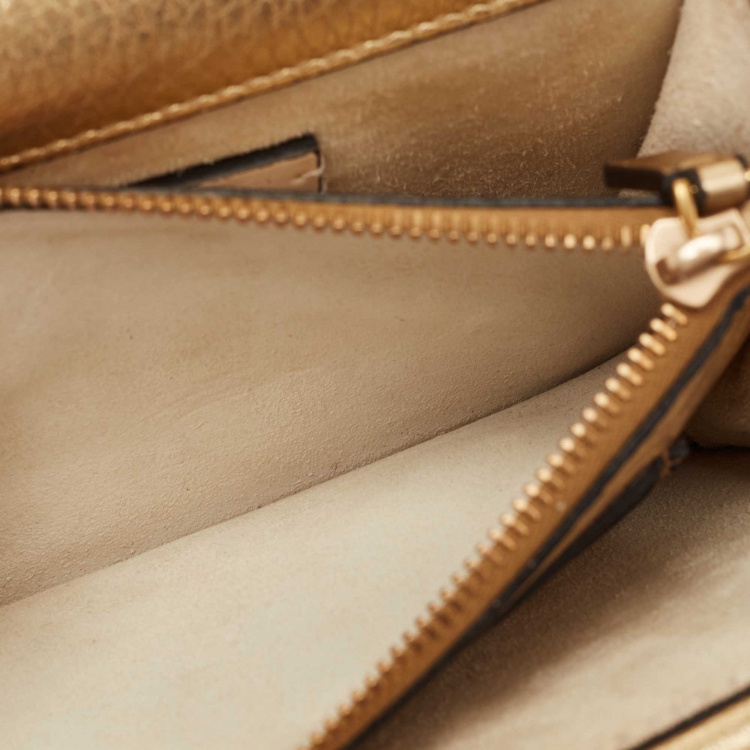 Pre Owned Valentino Gold Leather Rockstud Chain Clutch