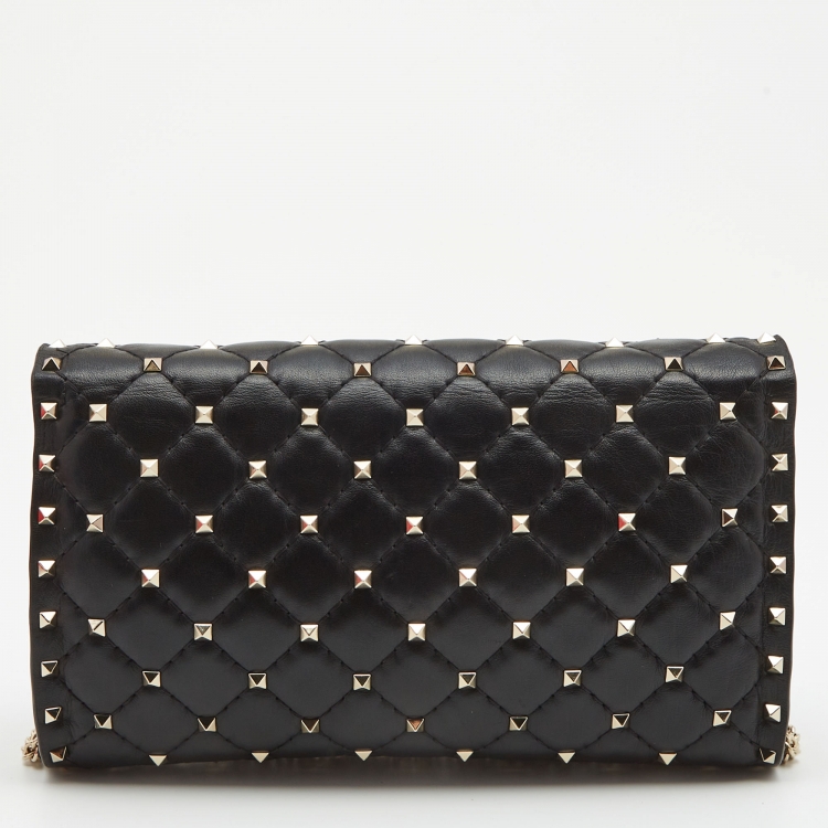 Pre Owned Valentino Black Quilted Leather Rockstud Spike Chain Clutch 
