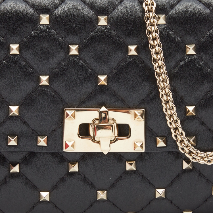 Pre Owned Valentino Black Quilted Leather Rockstud Spike Chain Clutch 